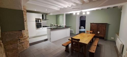 Chatillon-sur-Marne House | Au Coin du Feu