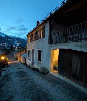 Esquieze-Sere Ski Chalet | Au coin du feu