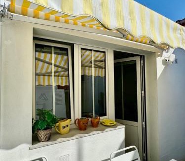 La Rogere House | Au Coin Fleuri
