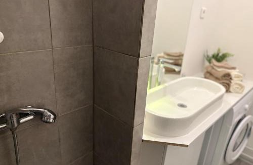 Aire-sur-la-Lys Apartment | Au Courant d'Aire!