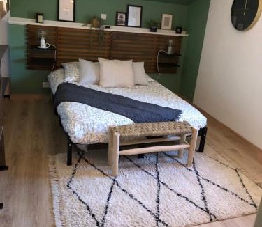 Doulezon Bed & Breakfast | Au Dessus De Chez Nous