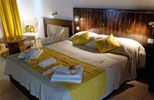 Gillonnay House | Au Dessus de Parady