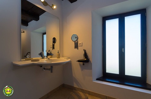 Gillonnay House | Au Dessus de Parady