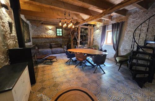 Alby-sur-Cheran House | Au fil de l'eau