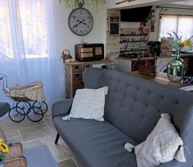 Chatillon-sur-Broue House | Au fils des Saisons