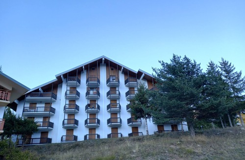 Saint-Etienne-de-Tinee Apartment | Auron studio sleeps 4, south facing