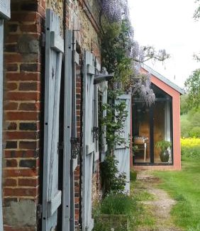 Sainte-Gauburge-Sainte-Colombe Bed & Breakfast | Au bouton dort