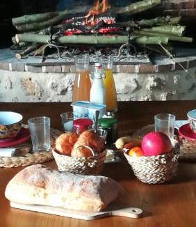Sainte-Gauburge-Sainte-Colombe Bed & Breakfast | Au bouton dort