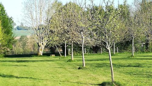 Sainte-Gauburge-Sainte-Colombe Bed & Breakfast | Au bouton dort