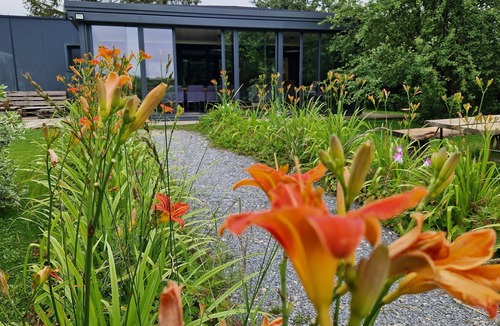 Belval-sous-Chatillon Villa | Au Gré Des Lis: Maison D'hôtes/gîte/table D'hôtes