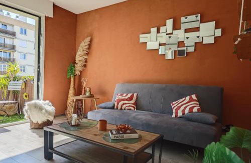 Vanves Apartment | Au jardin suspendu