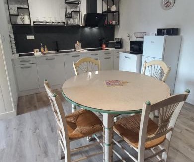 Pleaux Apartment | Au Katalu