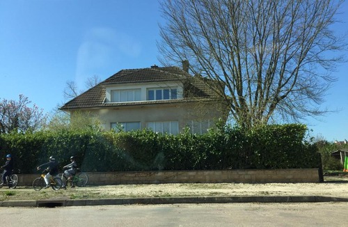 Esbarres Bed & Breakfast | Au Magnolia