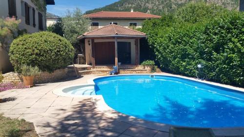 Espinasses Apartment | Au Paradis des Grillons