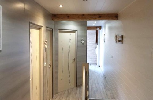 Saint-Martin-du-Frene Bed & Breakfast | Au petit bonheur