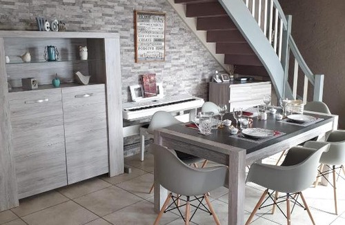 Saint-Martin-du-Frene Bed & Breakfast | Au petit bonheur