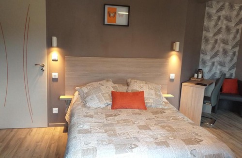 Saint-Martin-du-Frene Bed & Breakfast | Au petit bonheur