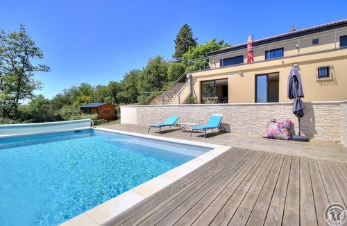 Charnay House | Au Petit Fontainebleau