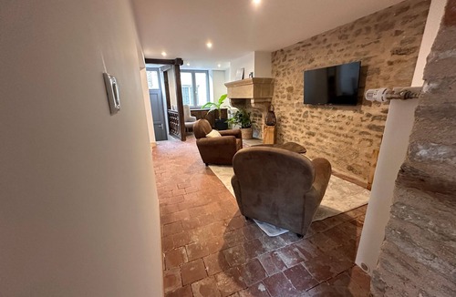 Langres Apartment | Au petit Langres: Downtown accommodation
