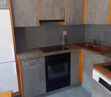 Martigny House | Au pied de la Tour
