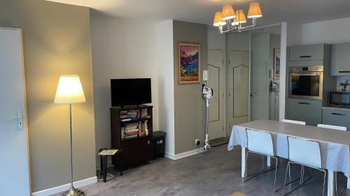 Bagneres-de-Luchon Apartment | Au pied des télécabines, T2, parking, cave, ascenseur