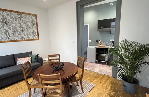 Azay-le-Rideau Apartment | Au Pied du Château - Appartement 4 Pers. Tout Confort