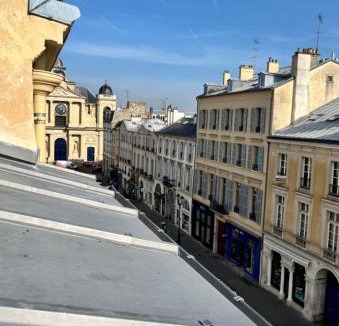 Notre-Dame Apartment | Au pied du Château