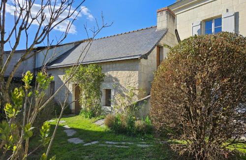 Gennes-Val-de-Loire Bed & Breakfast | Au pied du Lavoir chambre Germaine