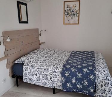 Orgnac-l'Aven House | Au Pied du Mur