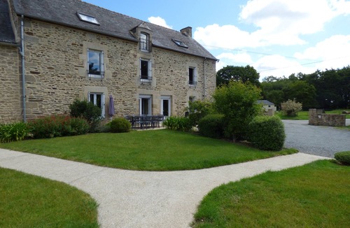 Calorguen House | Au pied levé Bed and breakfast on the farm