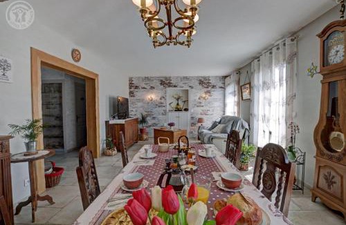 Chazelles-sur-Lyon Bed & Breakfast | Au plein soleil