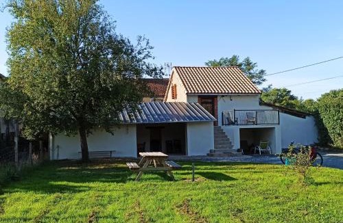 Saint-Julien-Gaulene House | Au pré de Camille