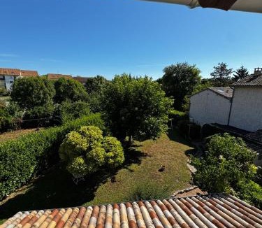 Sance House | Au pré des pierres