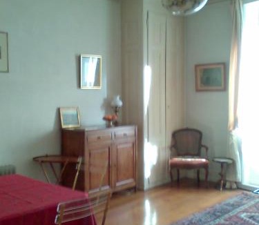 Saint-Jean and Charmilles House | Au premier