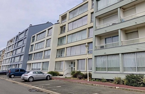 Courseulles-sur-Mer Apartment | Au Premier Regard sur la Plage