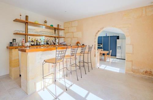 Grezillac House | Au puits ancien