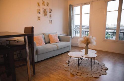 La Riviere-Saint-Sauveur Apartment | Au Reflet Du Pont