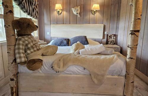Essuiles Bed & Breakfast | Au Refuge Des 3 Ours - Chambres d'hôtes et cabanes
