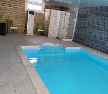 Nesle House | Au Relais Du Canal à Grand Gabarit