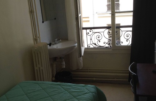11th Arrondissement Hotel | Au Royal Mad Hotel