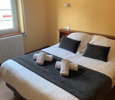 Lorris Hotel | Au Sauvage