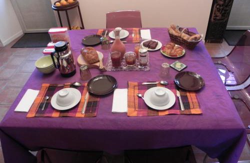Saint-Laurs Bed & Breakfast | Au Son du Jardin Poitevin
