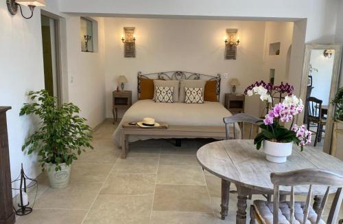 Le Castellet House | Au temps pour vous