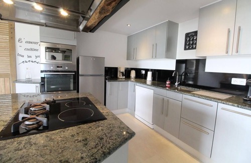 La Jumelliere House | "Au Tour des Sens "