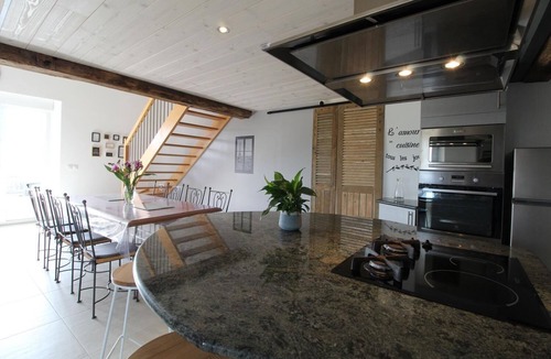 La Jumelliere House | "Au Tour des Sens "