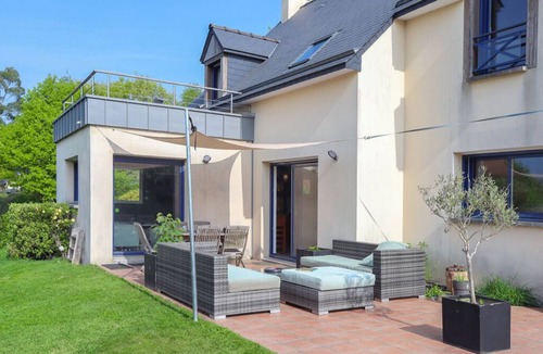 Montreuil-sous-Perouse House | Au Vallon Fleuri
