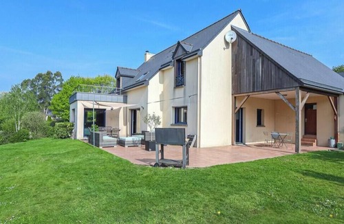 Montreuil-sous-Perouse House | Au vallon fleuri