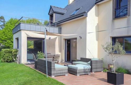 Montreuil-sous-Perouse House | Au vallon fleuri