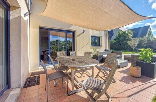 Montreuil-sous-Perouse House | Au vallon fleuri