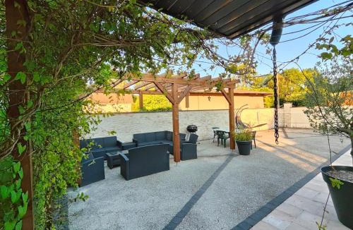 Couvignon Villa | Au Vendangeoir Gîte de groupe piscine